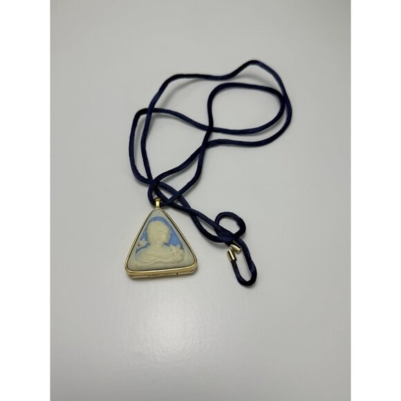 Vintage Estee Lauder Solid Perfume Blue Cameo Compact Cord Pendant Necklace 2004 - Picture 3 of 5